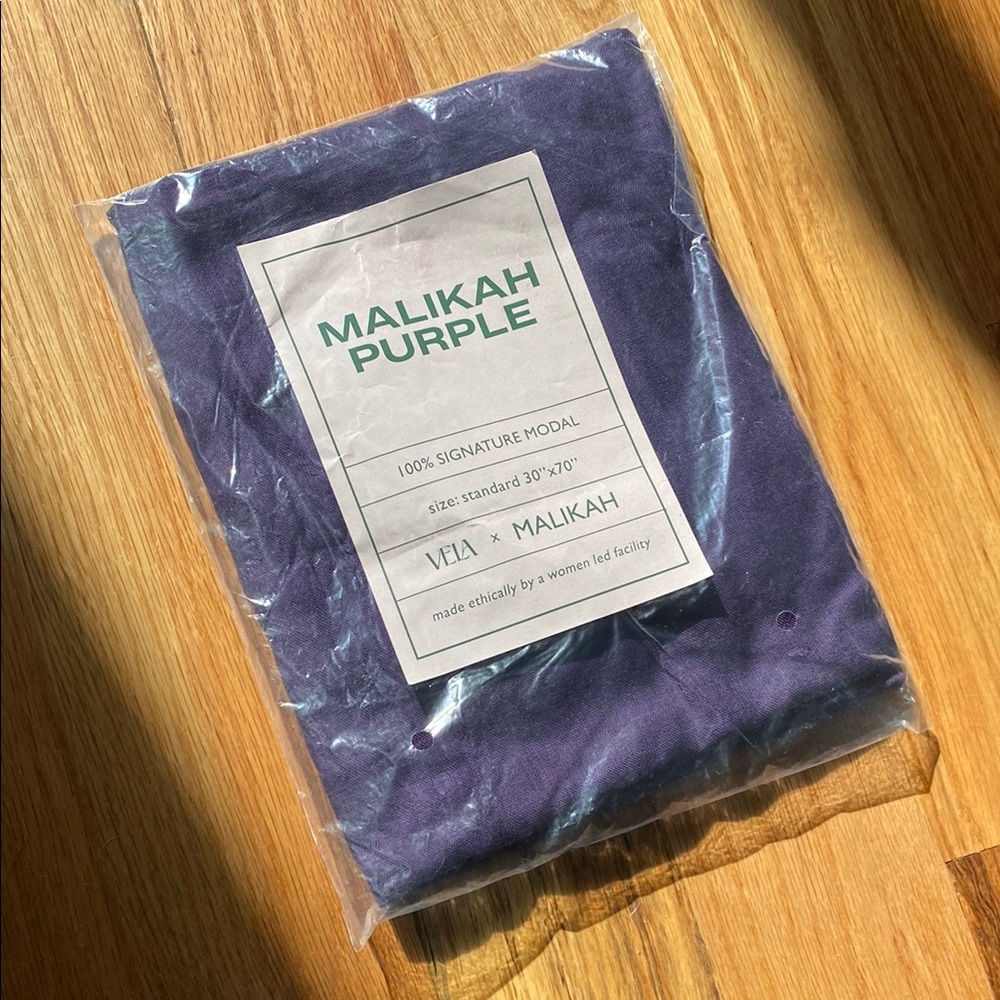 NWT Exclusive Purple Vela Scarf